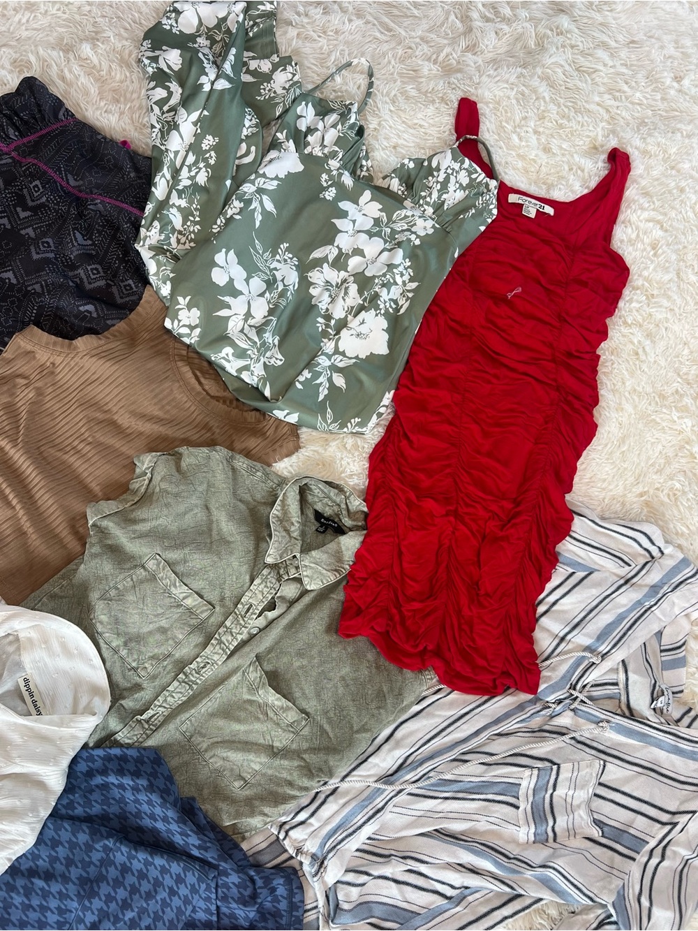 HUGE size small bundle - Picture 4 of 5